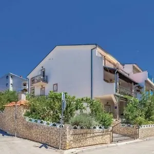 https://apartmani-marina-novi-vinodolski.primorje-gorskikotar.com